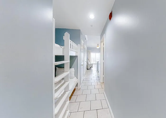 Royal Palms 1304